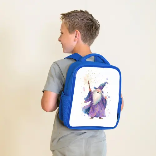 Lachende tovenaar met fonkelende staf Kinderrugzak - Blauw middel -sfeer2