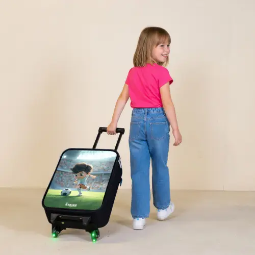 Jongen - Voetbal - Stadion - Zonlicht Kinderkoffer - Zwart klein -sfeer1