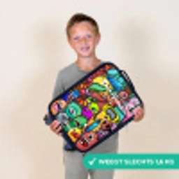 Expressief en druk patroon met monsters Kinderkoffer - Zwart klein -sfeer4_NL