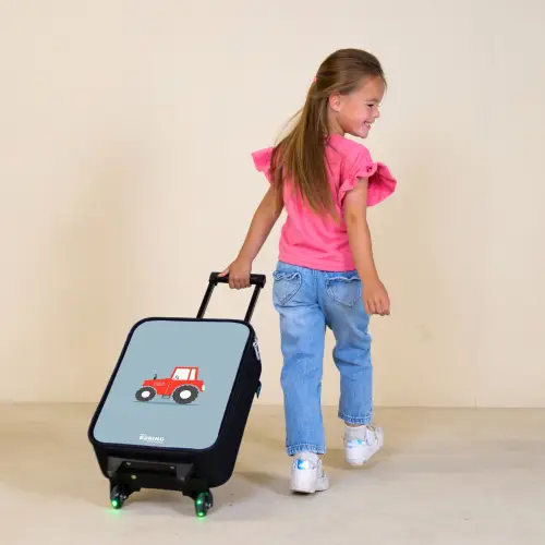 Rode trekker blauwe achtergrond Kinderkoffer - Zwart klein -sfeer1
