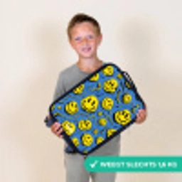 Smiley - Geel - Blauw Kinderkoffer - Zwart klein -sfeer4_NL