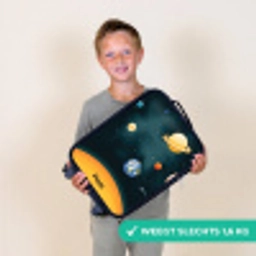 Ruimte met planeten Kinderkoffer - Zwart klein -sfeer4_NL