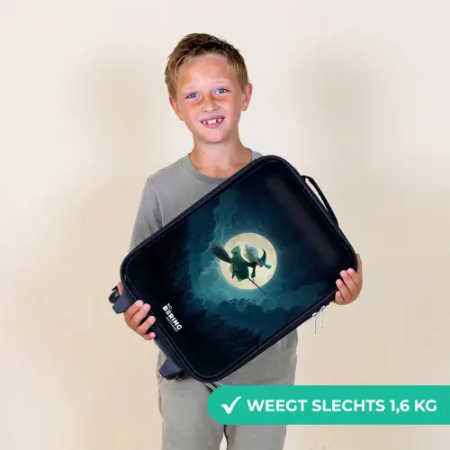Heks in Maanlichtvlucht Kinderkoffer - Zwart klein -sfeer4_NL