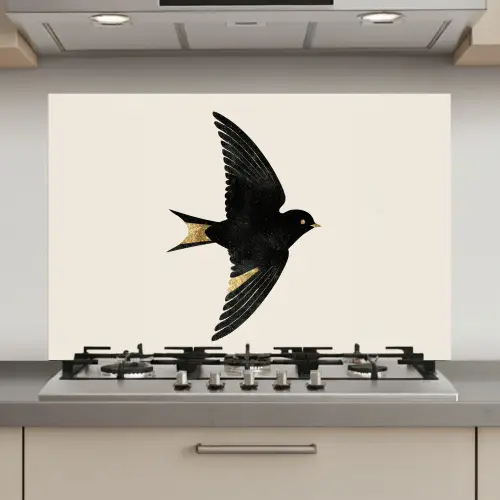 Zwarte zwaluw - Gouden accenten - Lichte achtergrond keuken achterwand spatscherm klein -3d_website