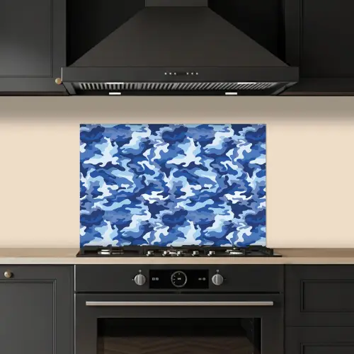 Blauw - Camouflage - Golvend keuken achterwand spatscherm klein 900 -sfeer1