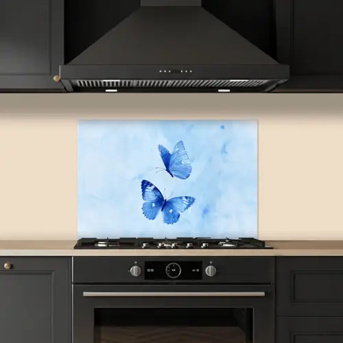 Vlinders - Sierlijk - Blauw keuken achterwand spatscherm klein -sfeer1