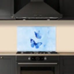 Vlinders - Sierlijk - Blauw keuken achterwand spatscherm klein -sfeer1