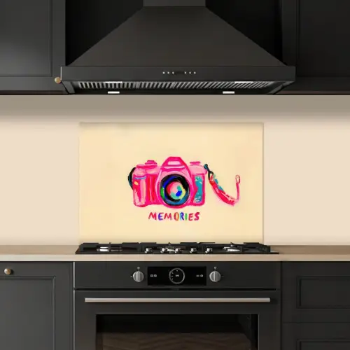 Camera - Memories - Roze - Geschilderd keuken achterwand spatscherm klein -sfeer1