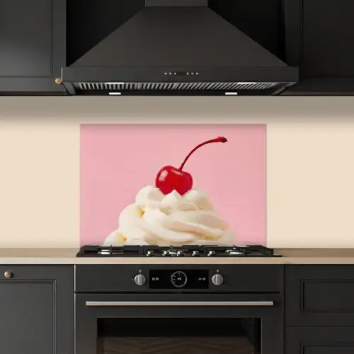 Kers - Slagroom - Roze keuken achterwand spatscherm klein -sfeer1