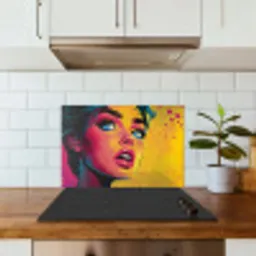 Close-up - Vrouwengezicht - Stippen - Geel keuken achterwand spatscherm klein -sfeer2