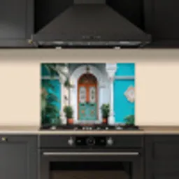 Zuilen - Sierlijke - Deur - Blauw keuken achterwand spatscherm klein -sfeer1