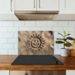Gezichtje - Zon - Zand - Getekend keuken achterwand spatscherm klein -sfeer2