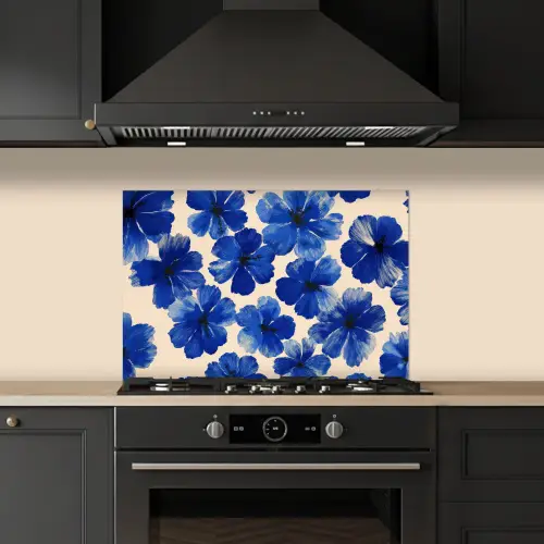 Bloemen - Blauw -Patroon - Wit keuken achterwand spatscherm klein -sfeer1