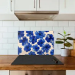 Bloemen - Blauw -Patroon - Wit keuken achterwand spatscherm klein -sfeer2