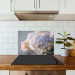 Bloemen - Lichtblauw - Wazig - Trosje keuken achterwand spatscherm klein -sfeer2