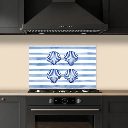 Vier schelpen - Blauw - Wit - Strepen keuken achterwand spatscherm klein -sfeer1