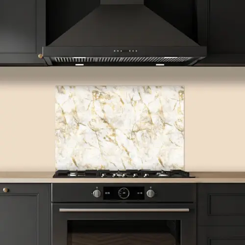 Goud - Licht - Nerf - Marmer keuken achterwand spatscherm klein 900 -sfeer1
