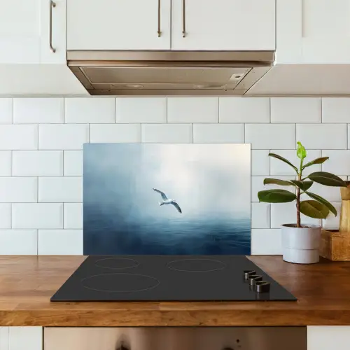 Meeuw - Wit - Zee - Mistig keuken achterwand spatscherm klein -sfeer2