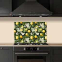 Hangende - Citroenen - Witte - Bloemetjes keuken achterwand spatscherm klein 900 -sfeer1