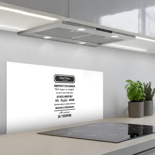 Hotel oma - Spreuken - Oma - Quotes keuken achterwand spatscherm middel -3d_schuin