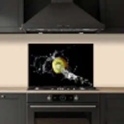 Kiwi - Fruit - Stilleven - Water - Zwart keuken achterwand spatscherm klein -sfeer1