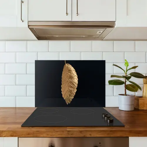 Bladeren - Zwart - Goud - Luxe - Natuur keuken achterwand spatscherm klein -sfeer2