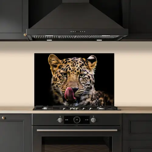 Luipaard - Zwart - Close up keuken achterwand spatscherm klein -sfeer1