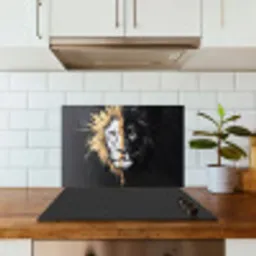 Leeuw - Gesplitst - Zwart - Lijn keuken achterwand spatscherm klein -sfeer2