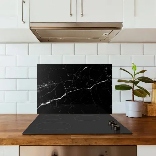 Marmer look - Zwart - Luxe keuken achterwand spatscherm klein -sfeer2