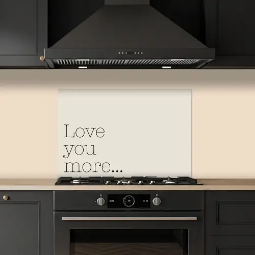 Minimalistisch - Love - Beige keuken achterwand spatscherm klein -sfeer1