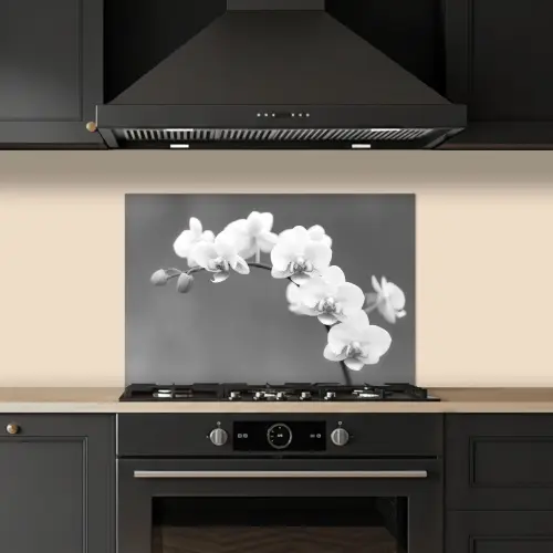 Monochrome Orchideeënpracht keuken achterwand spatscherm klein -sfeer1
