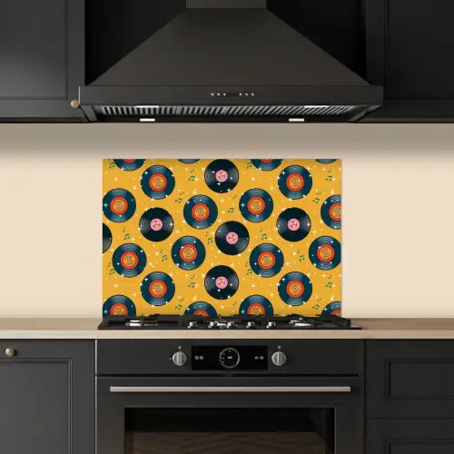 Muziek - Patroon - Geel keuken achterwand spatscherm klein 900 -sfeer1