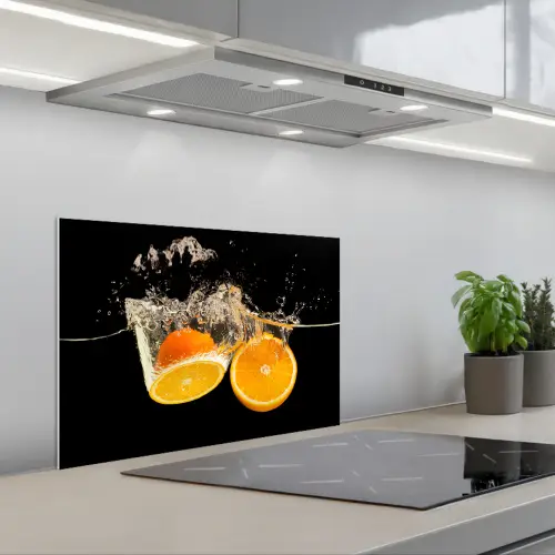 Sinaasappel - Stilleven - Water - Zwart - Fruit keuken achterwand spatscherm klein -3d_schuin