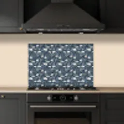 Patroon - Bloemen - Wit - Blauw keuken achterwand spatscherm klein 900 -sfeer1