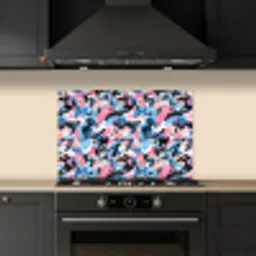 Roze - Blauw - Camouflage keuken achterwand spatscherm klein 900 -sfeer1