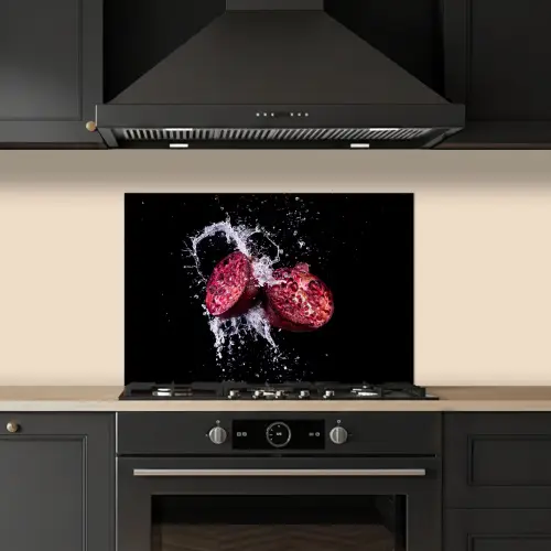 Granaatappel - Fruit - Water - Zwart - Paars keuken achterwand spatscherm klein -sfeer1