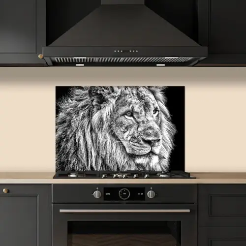 Portret - Leeuw - Zwart wit keuken achterwand spatscherm klein -sfeer1
