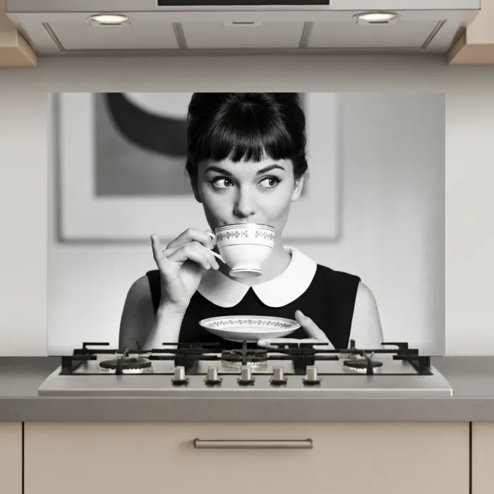 Portret - Thee - Vrouw keuken achterwand spatscherm klein -3d_website