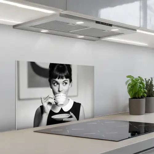 Portret - Thee - Vrouw keuken achterwand spatscherm klein -3d_schuin