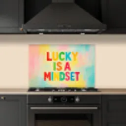 Quote - Lucky - Regenboogkleuren keuken achterwand spatscherm klein -sfeer1