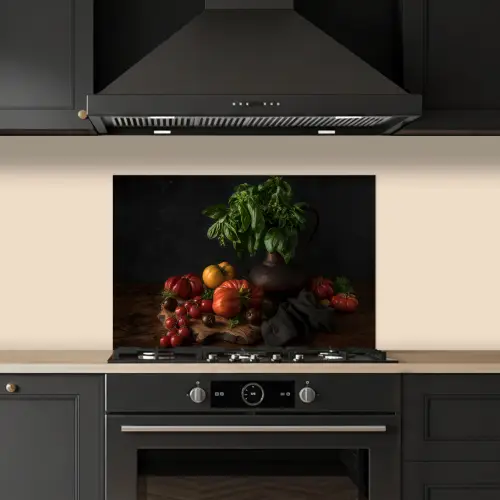 Stilleven - Tomaten - Basilicum - Schilderij - Groente - Zwart keuken achterwand spatscherm klein -sfeer1