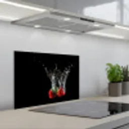 Aardbeien - Fruit - Water - Zwart - Rood keuken achterwand spatscherm klein -3d_schuin