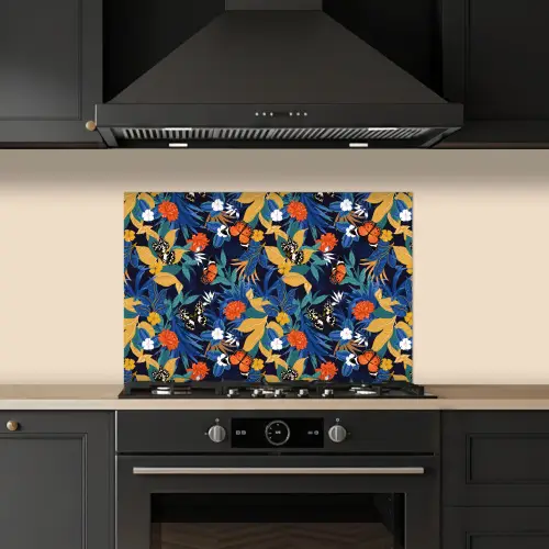 Zomer - Vlinder - Marineblauw - Blauw keuken achterwand spatscherm klein 900 -sfeer1