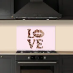 Tekst - Love - Pantervacht - Lichtroze keuken achterwand spatscherm klein -sfeer1