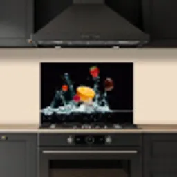 Water - Fruit - Sinaasappel - Aardbei - Kers - Zwart keuken achterwand spatscherm klein -sfeer1