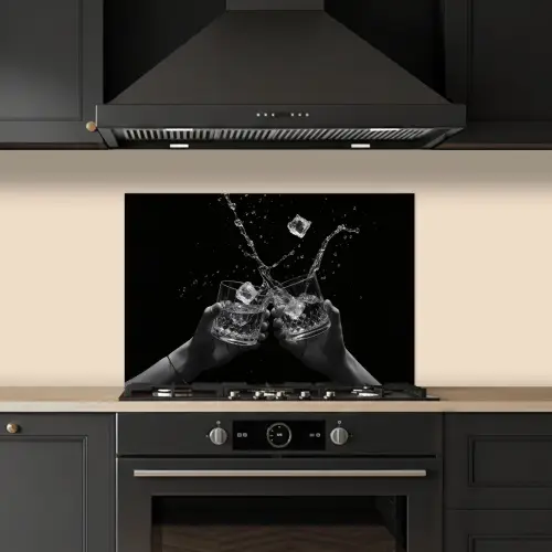 Whiskyglazen - Ijs - Spetters - Zwart keuken achterwand spatscherm klein -sfeer1