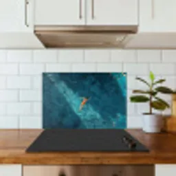 Vrouw - Water - Bikini - Oranje keuken achterwand spatscherm klein -sfeer2