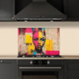 Vrouwengezicht - Krantenpapier - Abstract - Roze keuken achterwand spatscherm klein -sfeer1