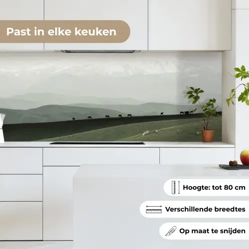 Grijs - Berg - Paarden keuken achterwand 2 middel -sfeer4_NL