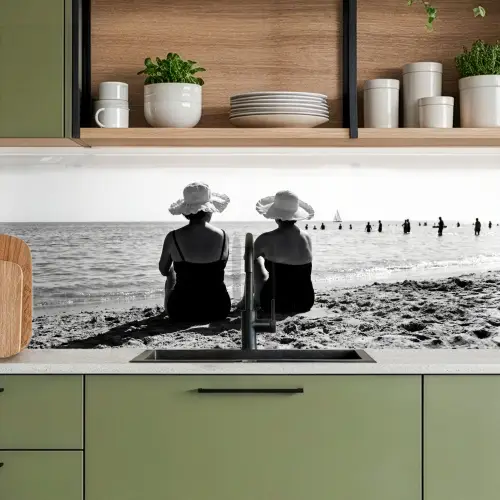 Vrouwen - Zonnehoed - Strand - Zwart - Wit keuken achterwand 2 middel -sfeer3